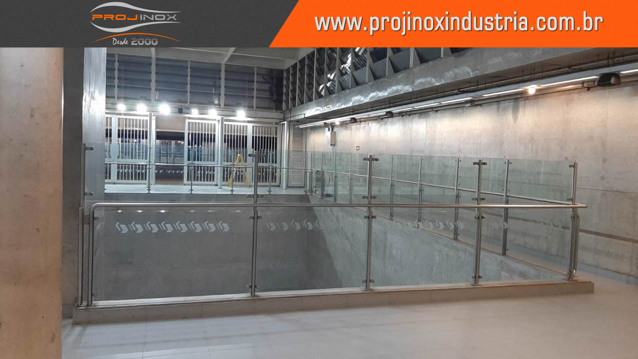 Corrimão Com Vidro em Inox